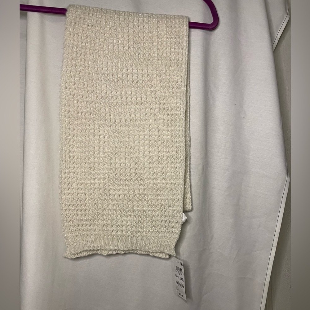 NWT Style & Co White Knit w Metallic Thread Winter Scarf Accessory Size O/S